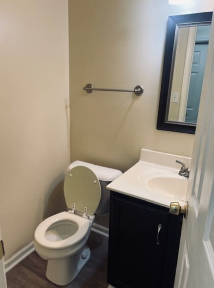 Building Photo - 861 Royal Grove Ct