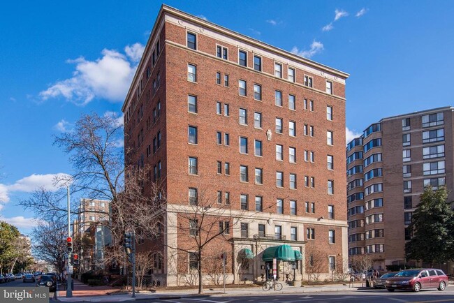 Building Photo - 1133 13th St NW