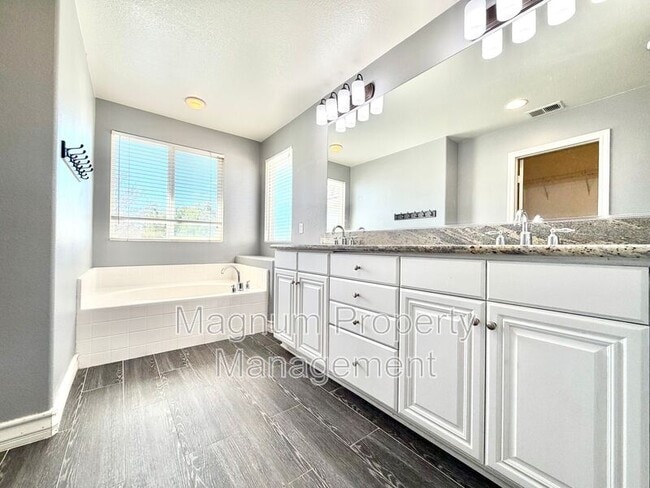 Building Photo - 37239 Ascella Ln