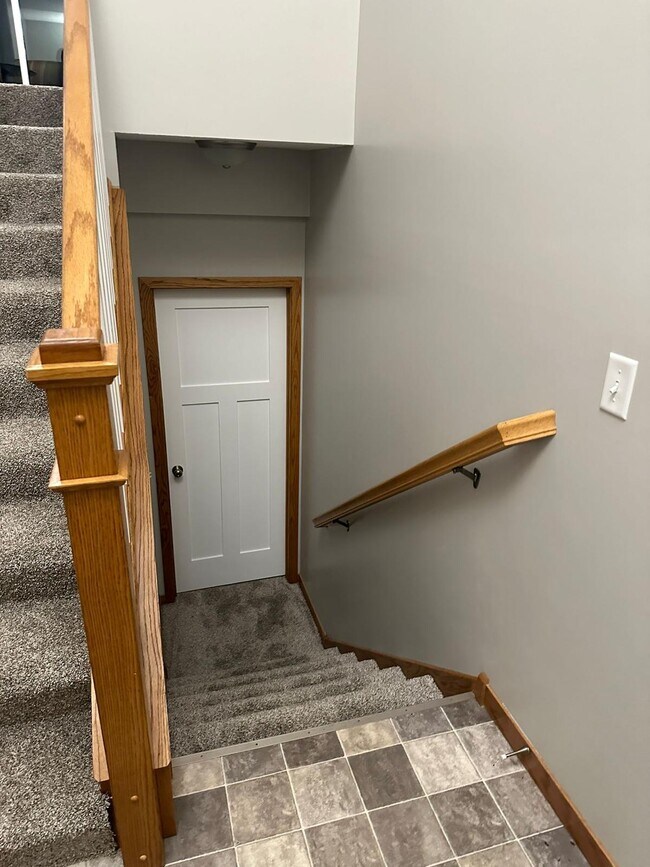 Building Photo - 1526 18th Ct SE