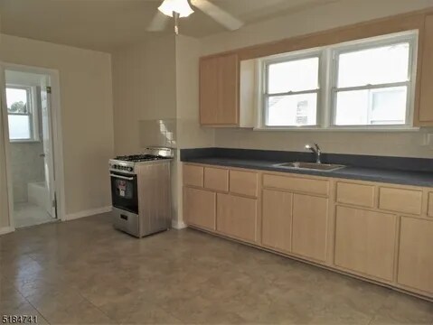 Building Photo - 41 E 8th St