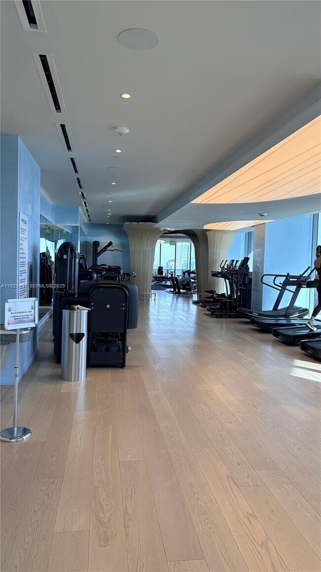 Building Photo - 1000 Brickell Plaza