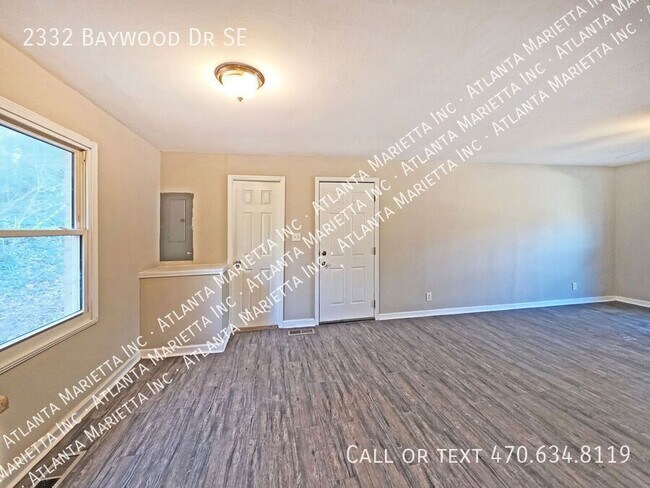 Building Photo - 2332 Baywood Dr SE