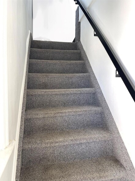 Building Photo - 128 Roosevelt Blvd