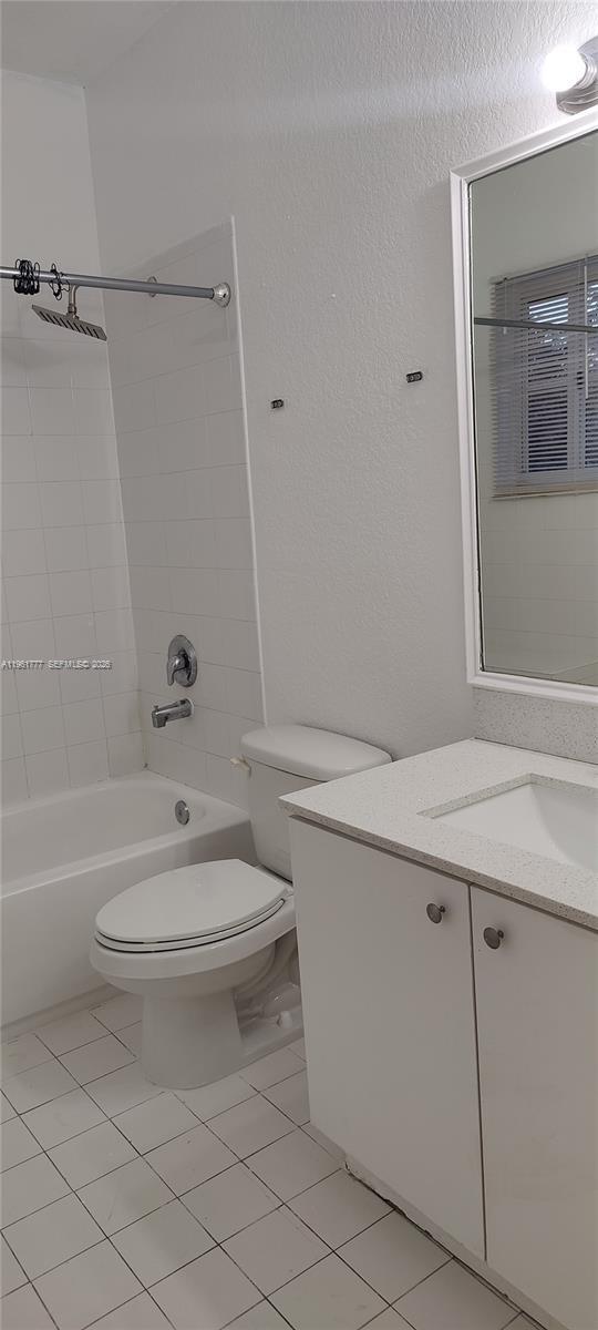 Building Photo - 3928 SW 52nd Ave