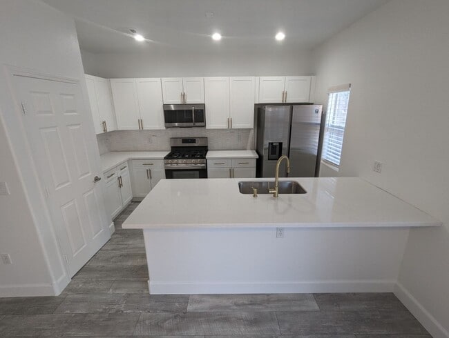 Building Photo - 9303 Gilcrease Ave