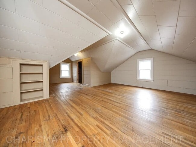 Building Photo - Charming 3 BD Home Across from Emerson Park – Move-In Ready!