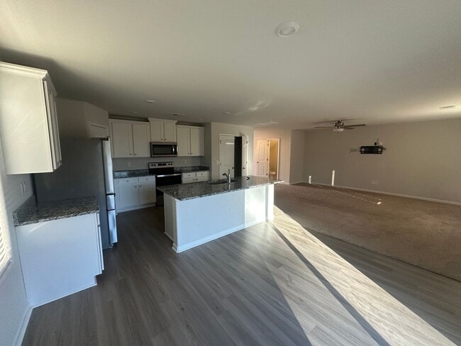 Building Photo - ***MOVE IN SPECIAL*** Wonderful Three Bedroom (Originally 4 Bedrooms That Has Been Converted to a...