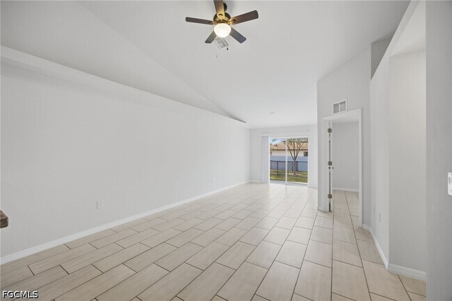Building Photo - 1426-1428 Cape Coral Pkwy W
