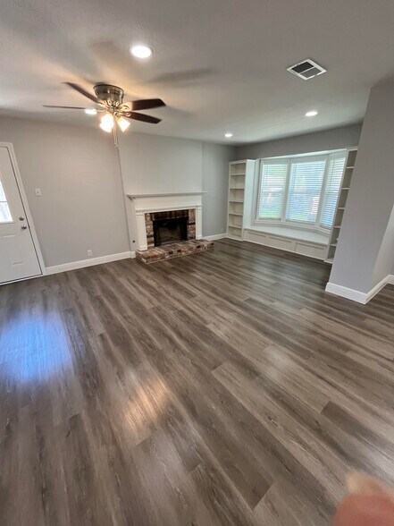 Building Photo - 3730 Tam O Shanter Dr