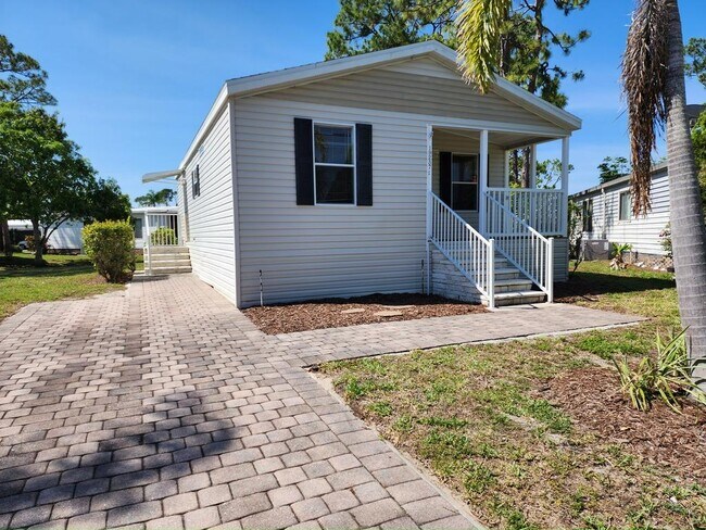Building Photo - 19237 Cedar Crest Ct