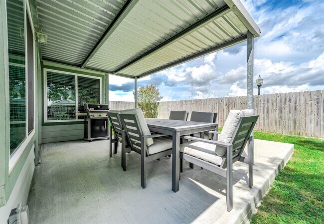 Building Photo - 20502 Cocoplum Dr