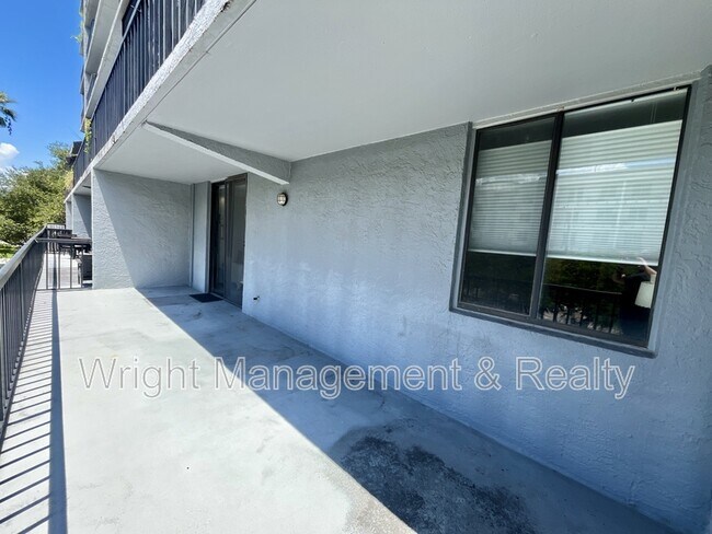 Building Photo - 201 W Laurel St