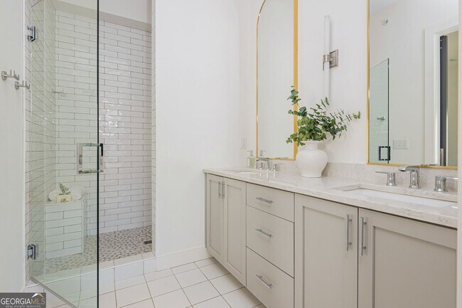 Building Photo - 2347 Hosea L Williams Dr SE