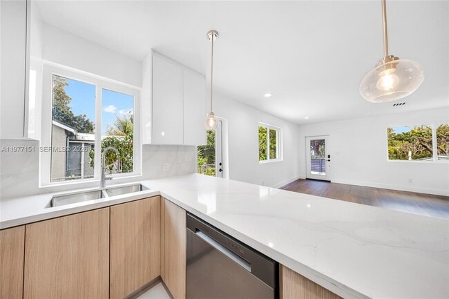 Building Photo - 250 NW 98th St