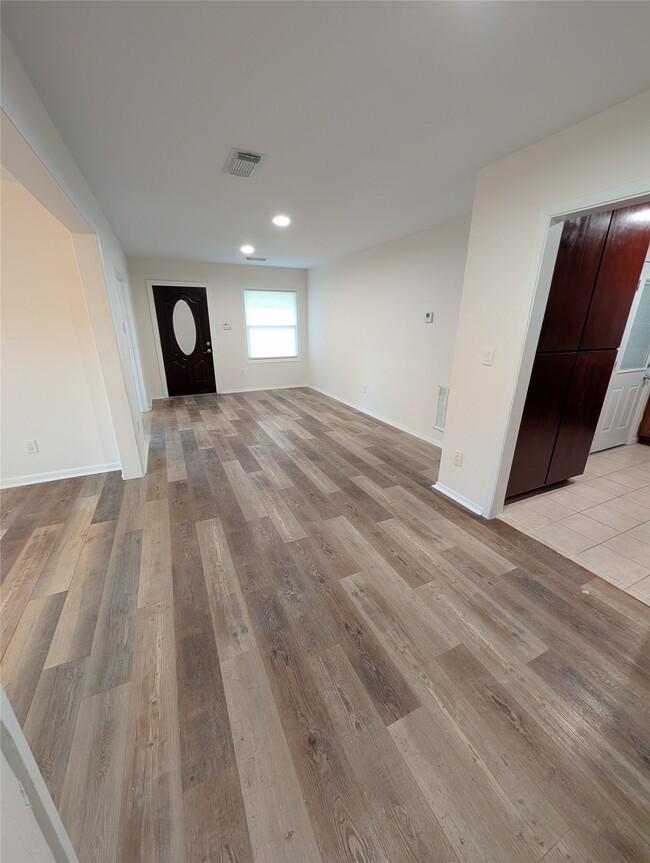 Building Photo - 4110 Ella Blvd