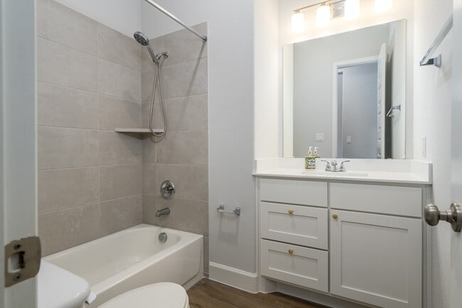 Building Photo - 12715 Plaza Solana Pl