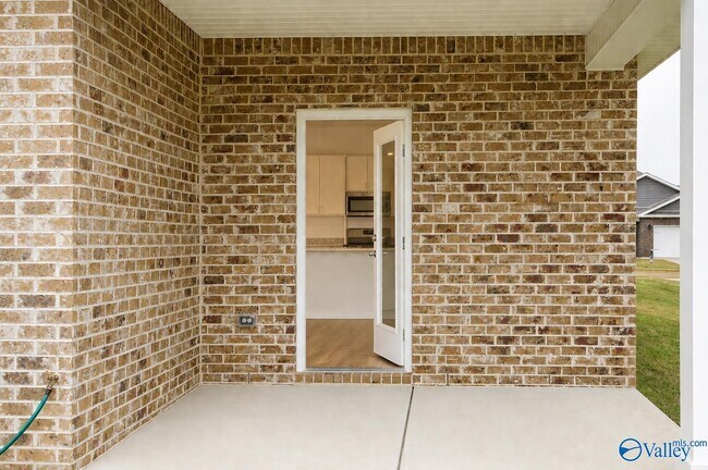 Building Photo - 118 Betty Williams Dr