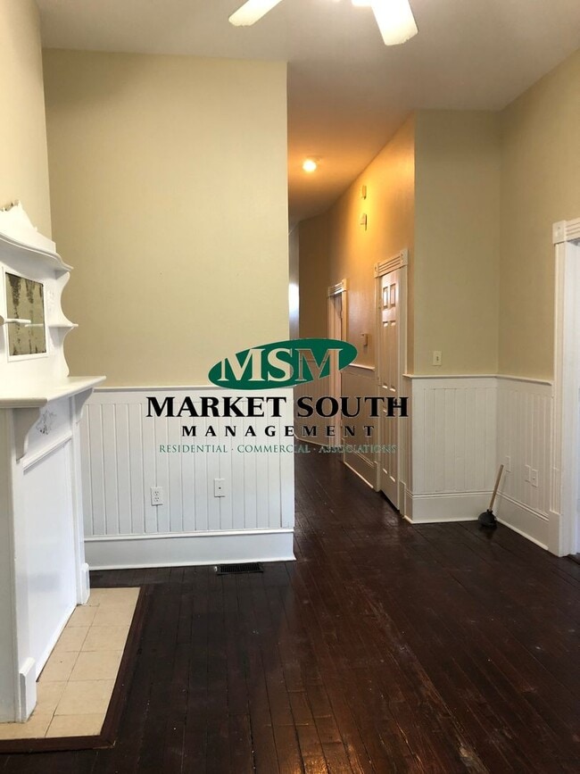 Building Photo - Downtown/SCAD RENTAL