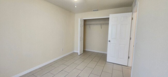 Building Photo - 3 bedroom 2 bath 1 car garage