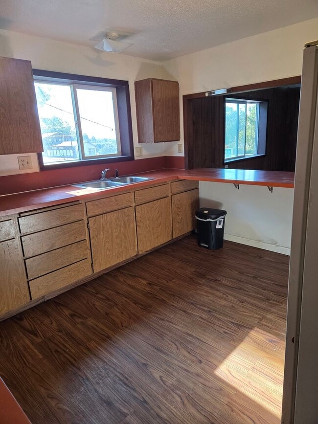 Building Photo - 2 bed 1 bath