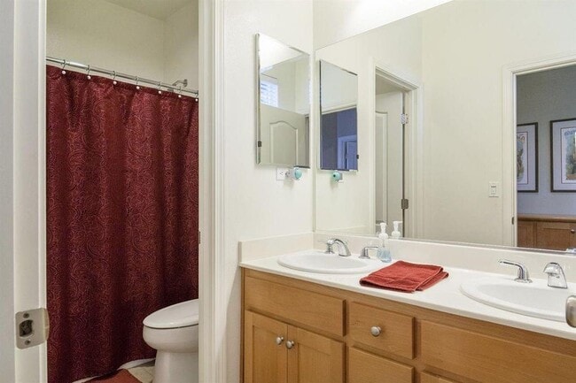 Building Photo - 2313 N Silvervale St