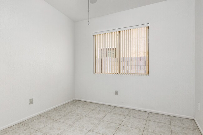 Building Photo - 5230 W Wood Owl Dr