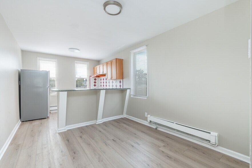 Building Photo - 3400 Reach St