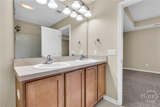 Building Photo - 975 Canyon Oak Loop