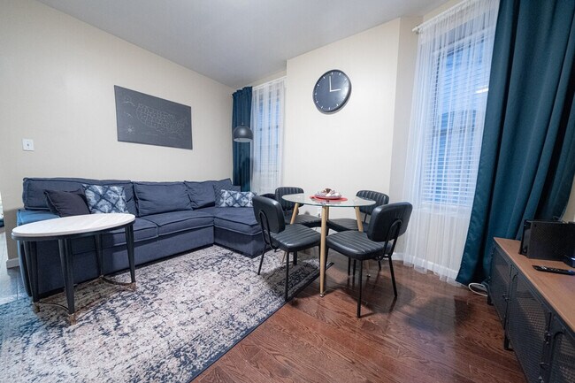 Building Photo - 5 W 101st St