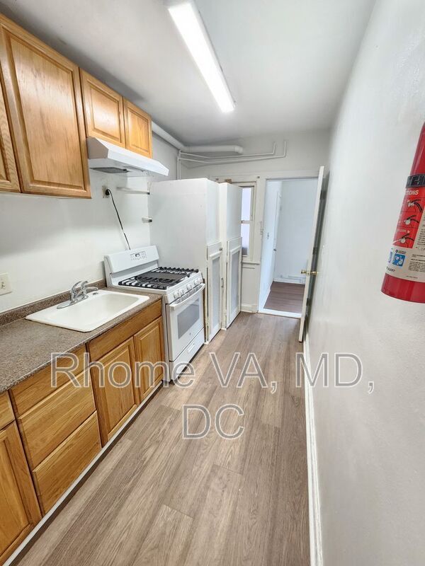 Building Photo - 515 Franklin St NE