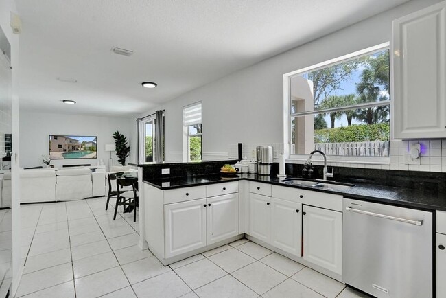 Building Photo - 16405 Diamond Head Dr