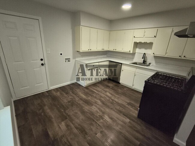 Building Photo - Cozy 2 Bed 1 Bath home for rent!