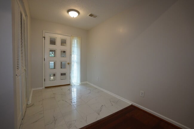 Building Photo - 505 Westchester Dr