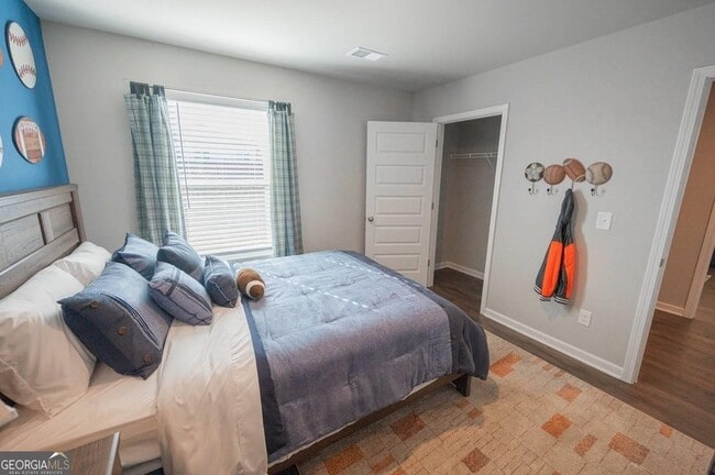 Building Photo - 4901 Stonebrooke Dr