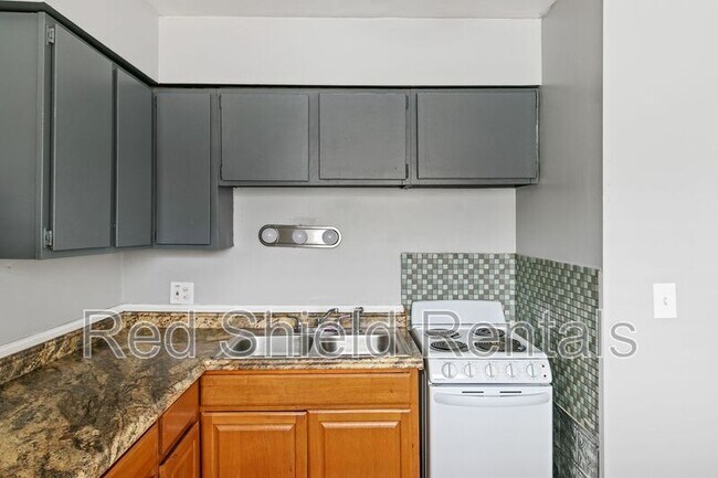 Building Photo - 815 George Pl