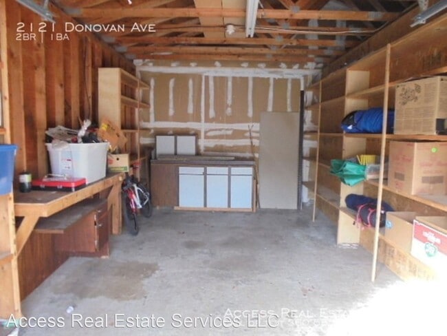 Building Photo - 2 br, 1 bath House - 2121 Donovan Ave