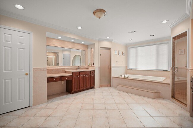 Building Photo - 9809 Hall Rd