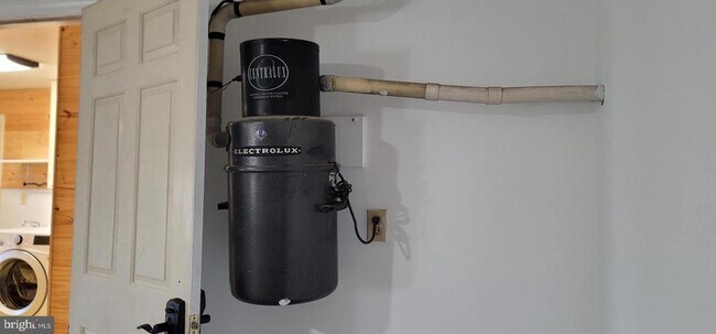 Building Photo - 151 Bollinger Rd