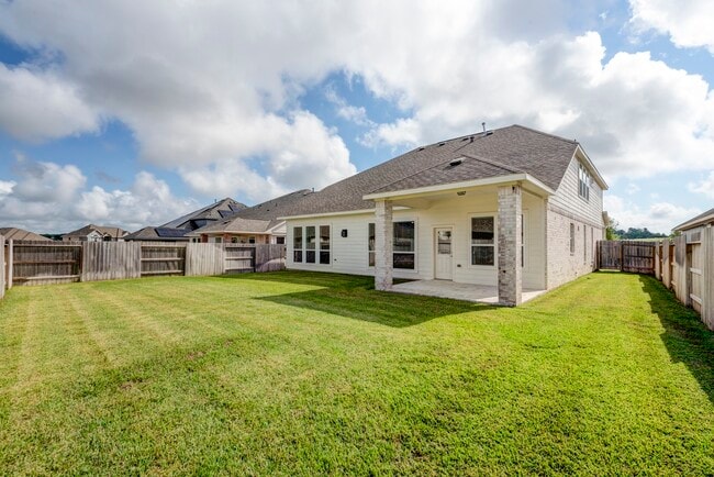 Building Photo - 173 Dina Ln