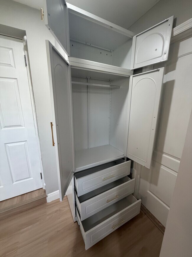 Building Photo - 9417 SW 52nd St