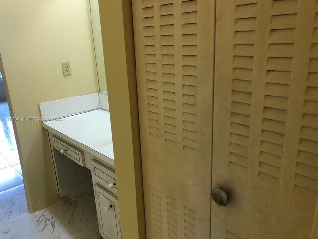 Building Photo - 555 NE 123rd St