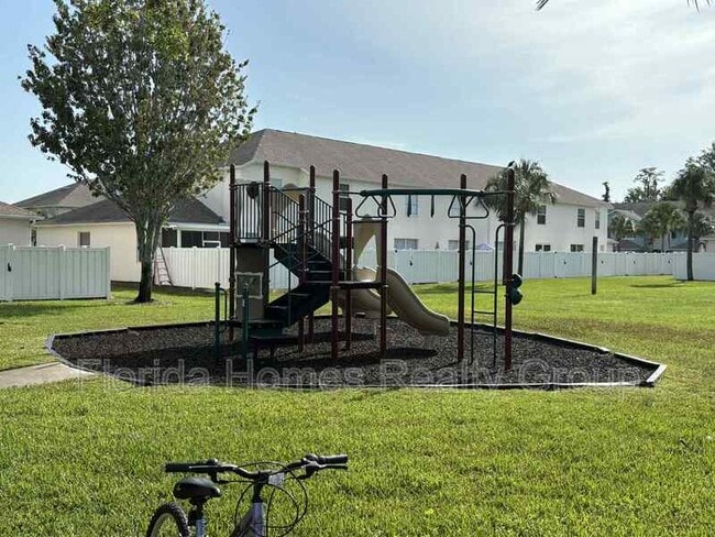Building Photo - 3629 Pine Oak Cir
