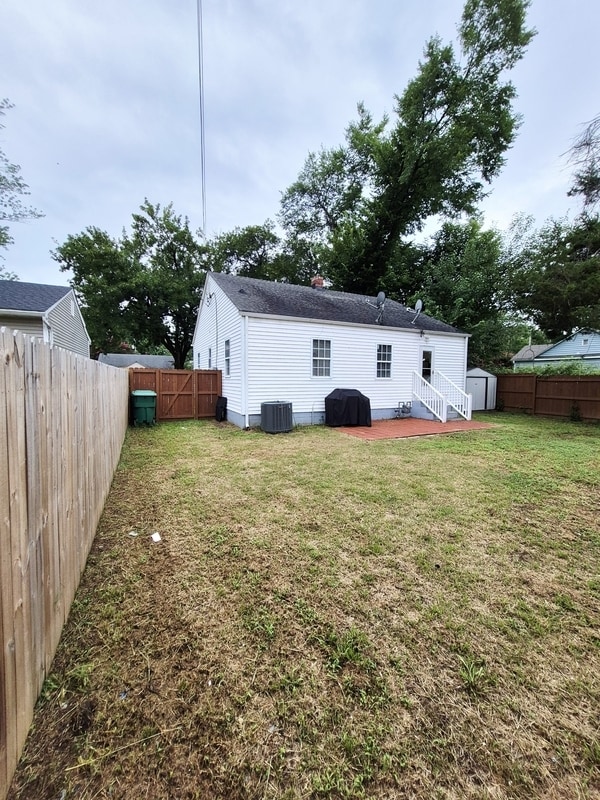 Building Photo - 115 Slagle Ave