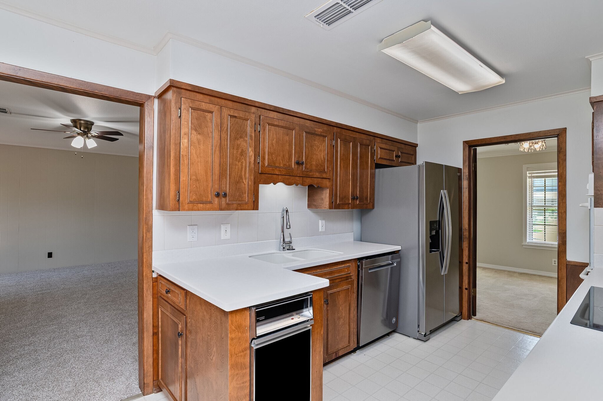 Building Photo - 1554 Westbury Dr
