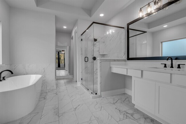 Building Photo - 215 Flower Moon Ct