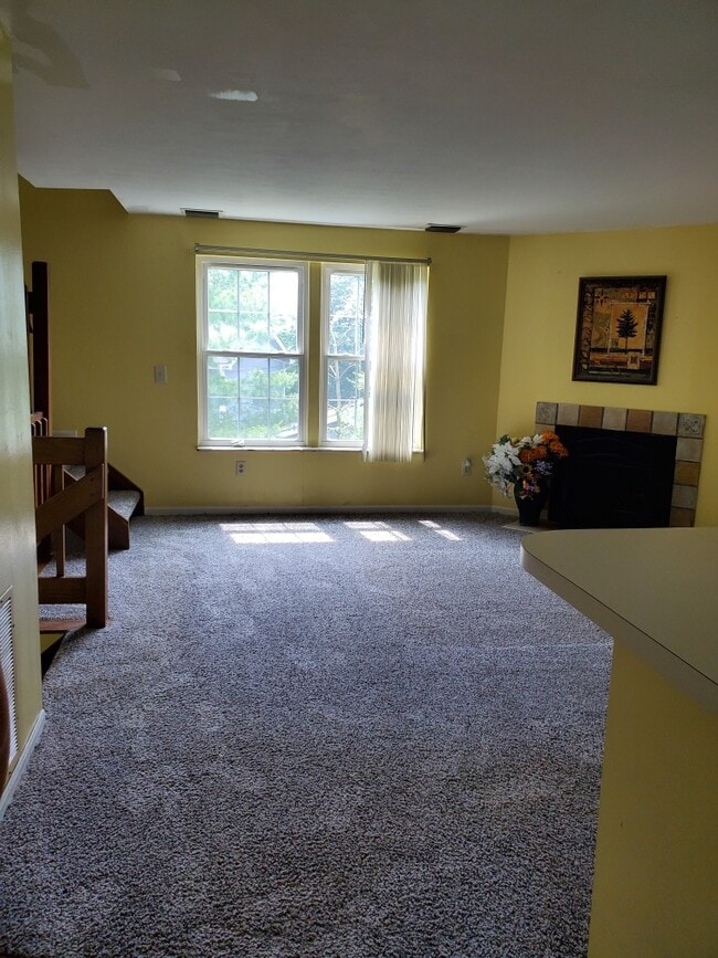 Building Photo - 8 Palmer Ct