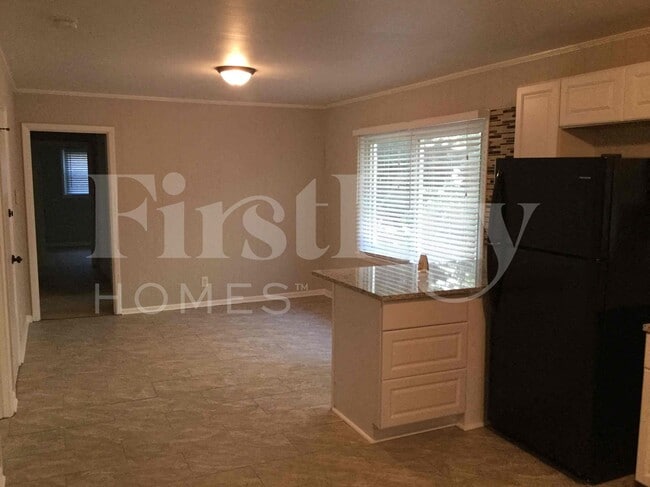 Building Photo - 1760 Danrich Dr