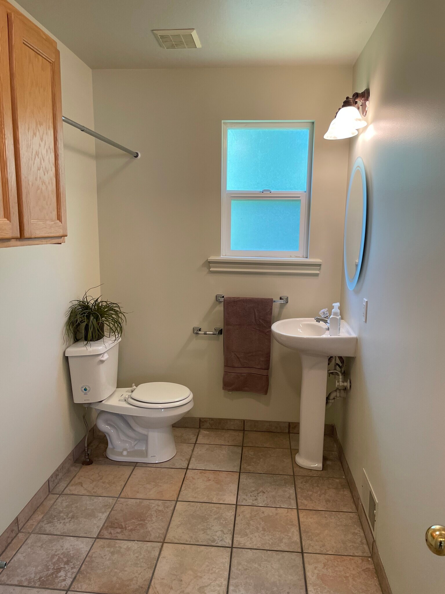 Building Photo - 4067 Hillcrest Cir
