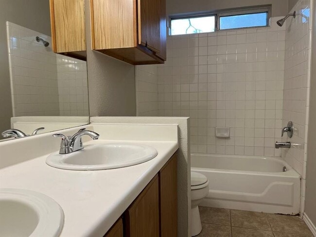 Building Photo - 7209 Aldea Dr